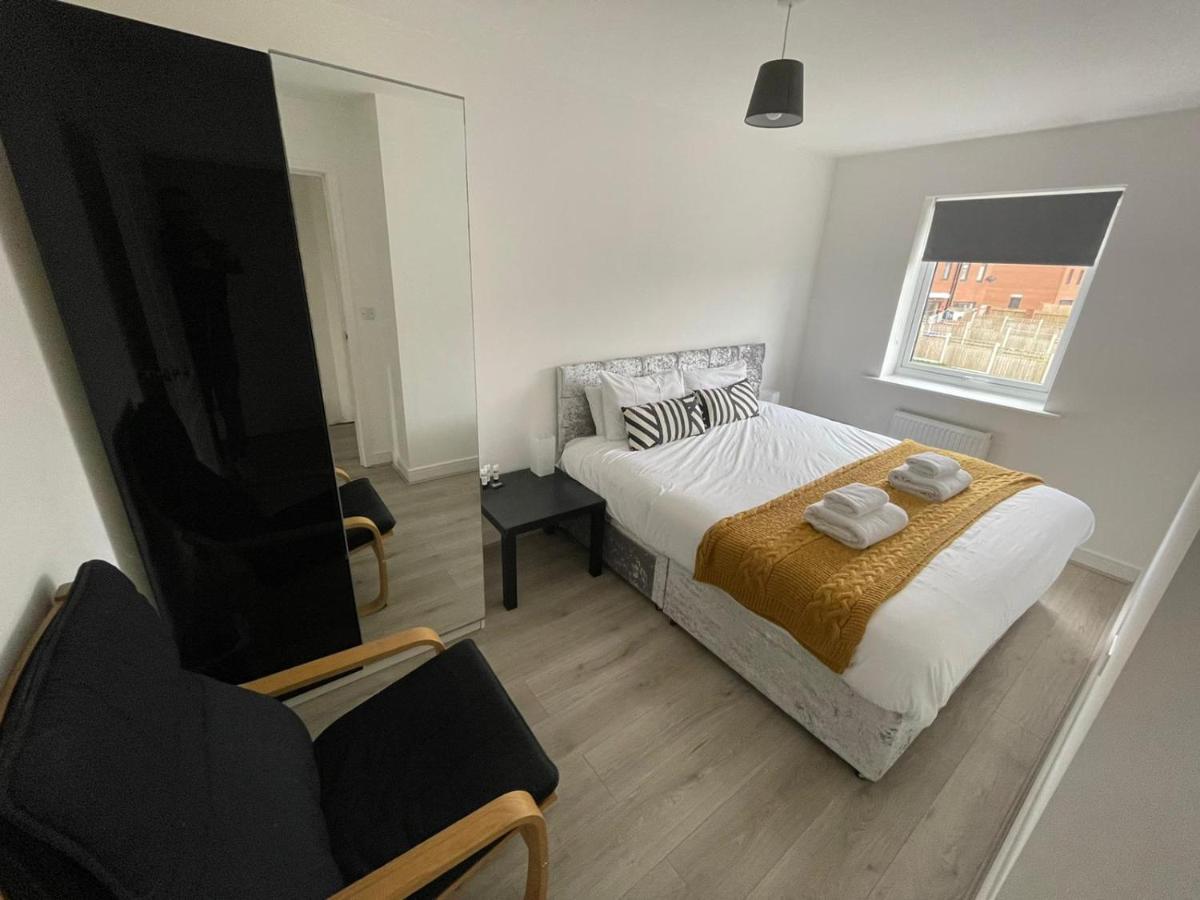 מנצ'סטר Modern Room With Huge Bed - Walk To City Centre! מראה חיצוני תמונה