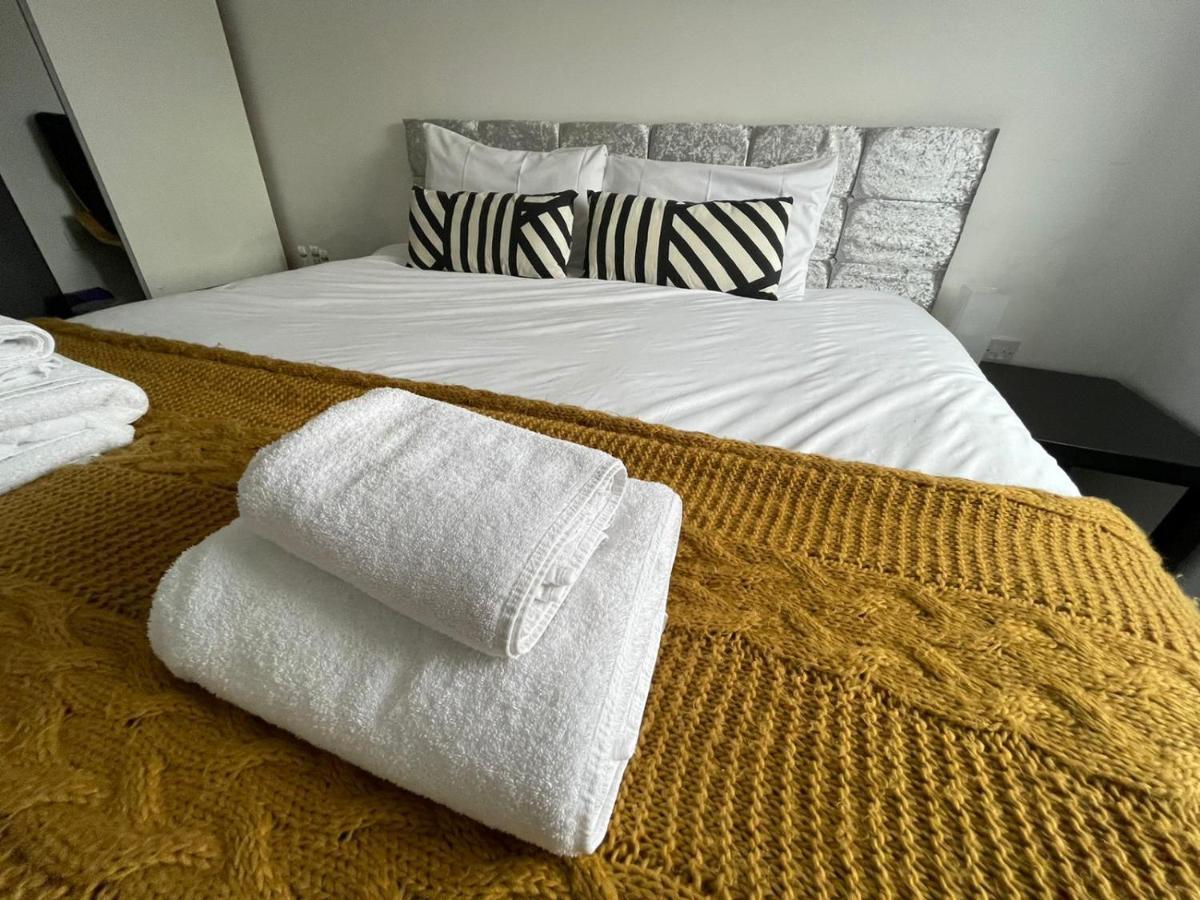 מנצ'סטר Modern Room With Huge Bed - Walk To City Centre! מראה חיצוני תמונה
