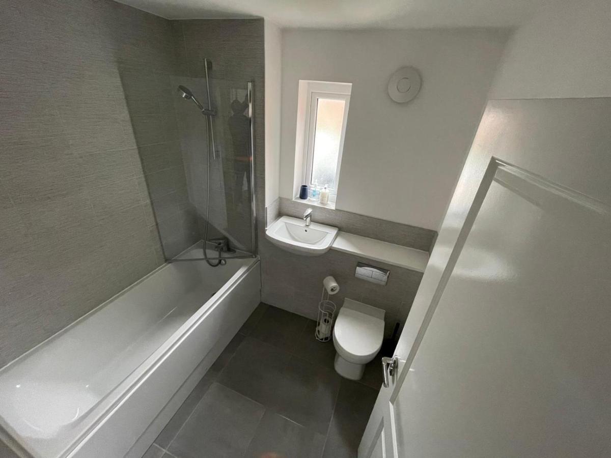 מנצ'סטר Modern Room With Huge Bed - Walk To City Centre! מראה חיצוני תמונה