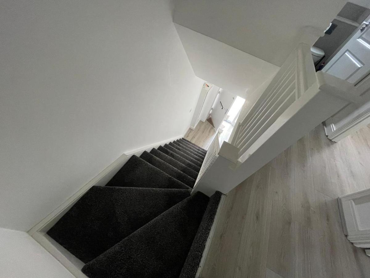 מנצ'סטר Modern Room With Huge Bed - Walk To City Centre! מראה חיצוני תמונה